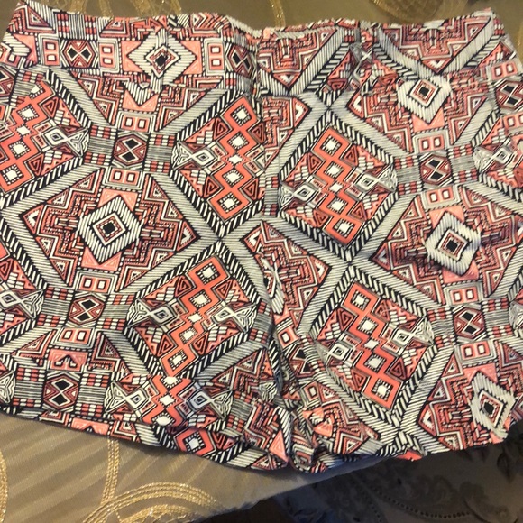 🔥INC🔥  tribal pattern shorts - Picture 1 of 3